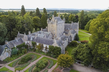 Skotland - slottet og haven ved Cawdor Castle (Foto VisitScotland  & Kenny Lam)