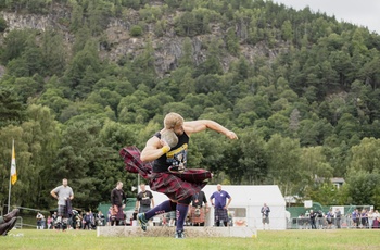 Skotland - sten stødning ved Highland Games (Photo VisitScotland & David N Anderson)