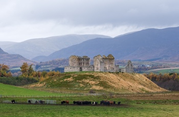 Skotland, Kingussie - ruinerne af Ruthven Barracks giver indtryk af magt og styrke