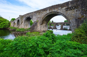 Skotland, Stirling - Stirling Old Bridge over River Forth