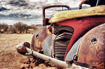 Et flot gammelt veteran bilvrag i Solitaire, Namibia