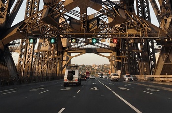 Trafik på Sydney Harbour Bridge - Foto Mohamad Ibrahim Unsplash