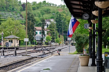 Togstationen i Nova Gorica i Slovenien