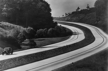 Tyskland - nyanlagt autobahn fra 1930'erne uden dagens trafikkøer